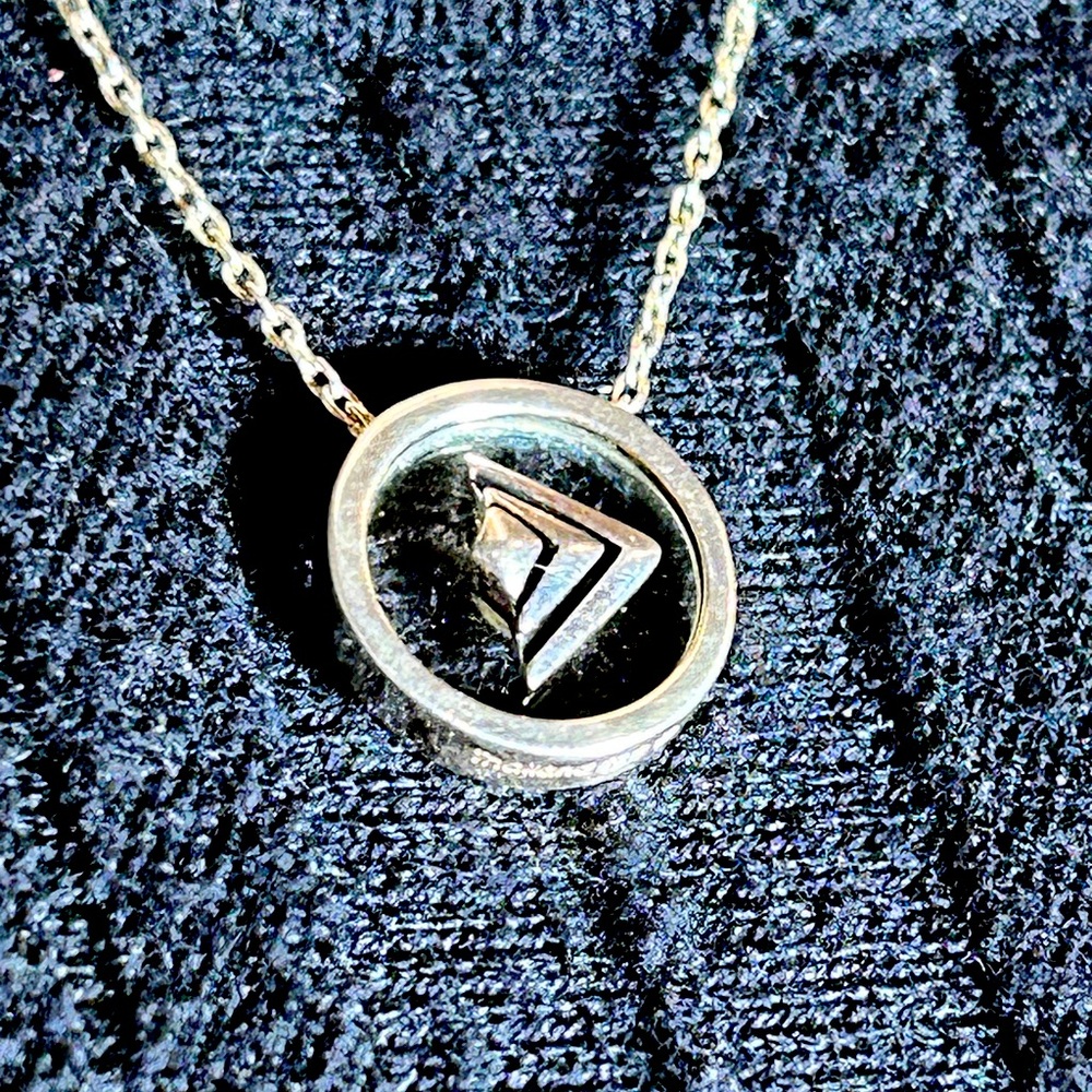 Silpada Silver Pendant Necklace with Unique Inner Design and Delicate Chain